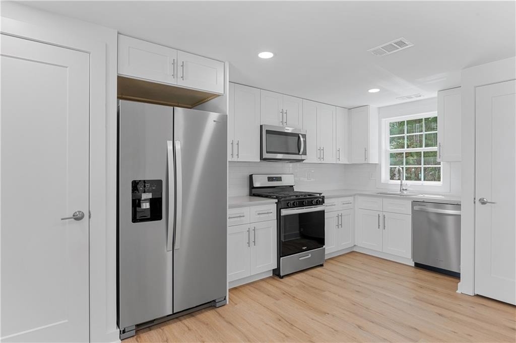 237 Howard Street Ne - Photo 5