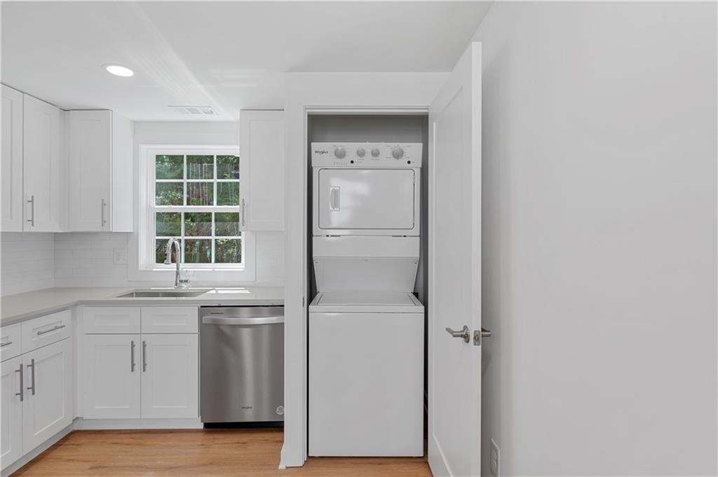 237 Howard Street Ne - Photo 8
