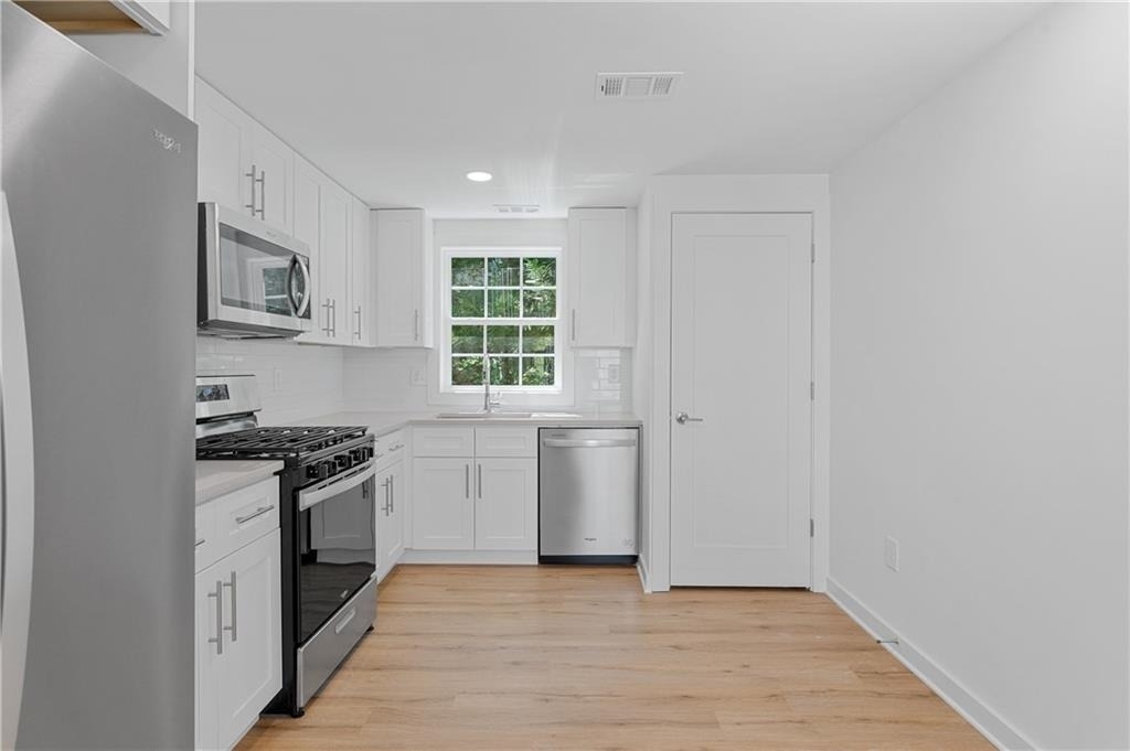 237 Howard Street Ne - Photo 6