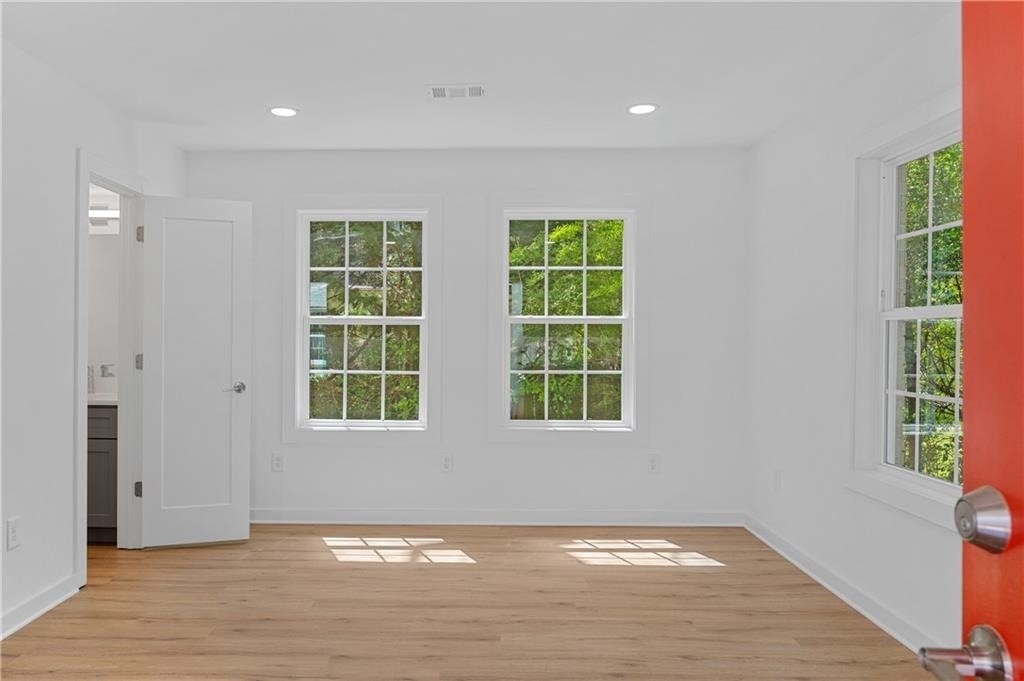 237 Howard Street Ne - Photo 1