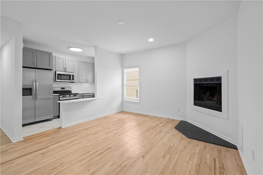 567 Winton Terrace Ne - Photo 3