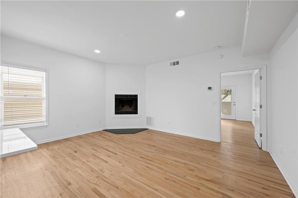 567 Winton Terrace Ne - Photo 2