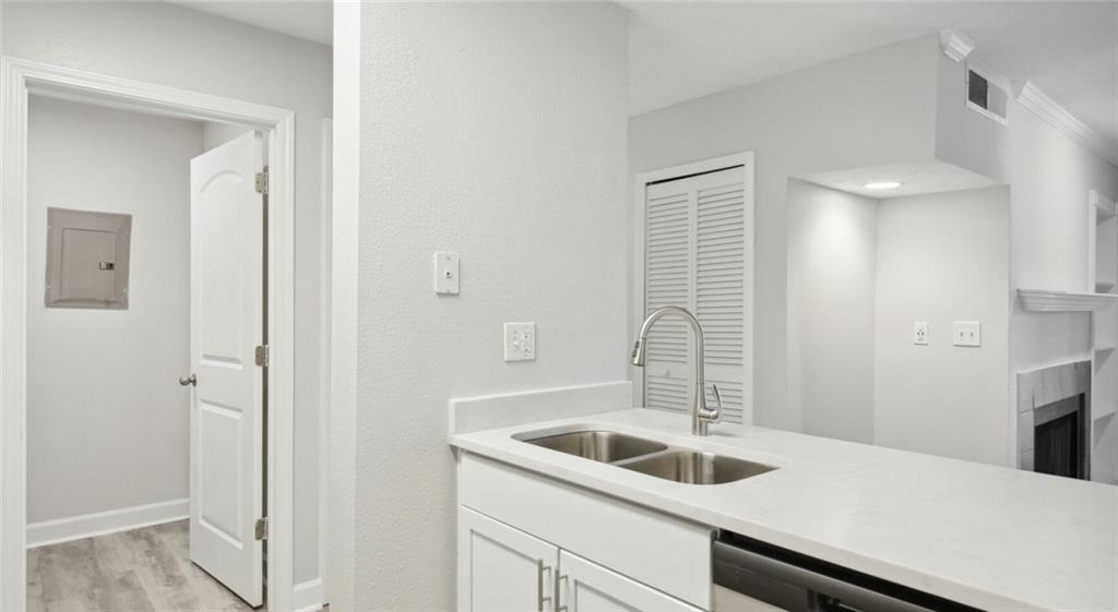 100 Pinhurst Drive - Photo 0