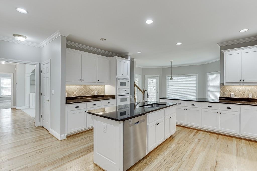 9345 Riverclub Parkway - Photo 15