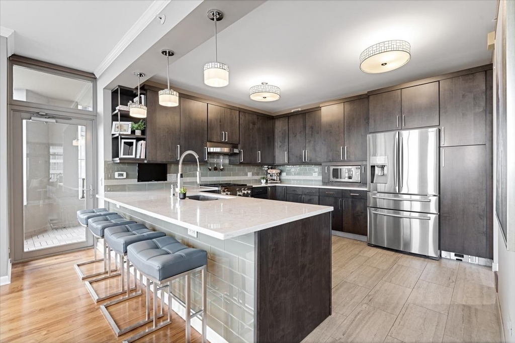 530 N Lake Shore Drive - Photo 4