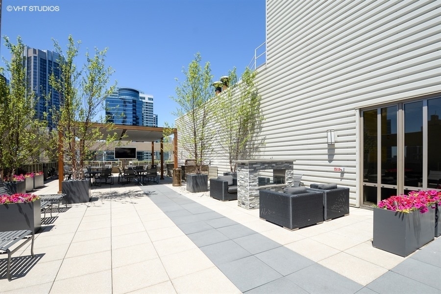 530 N Lake Shore Drive - Photo 32