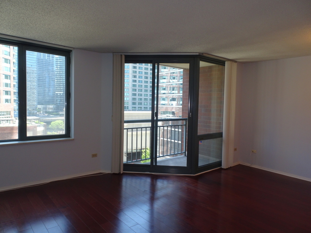 440 N Mcclurg Court - Photo 2