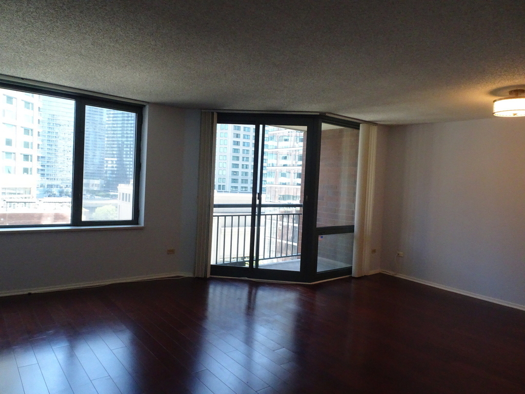 440 N Mcclurg Court - Photo 3
