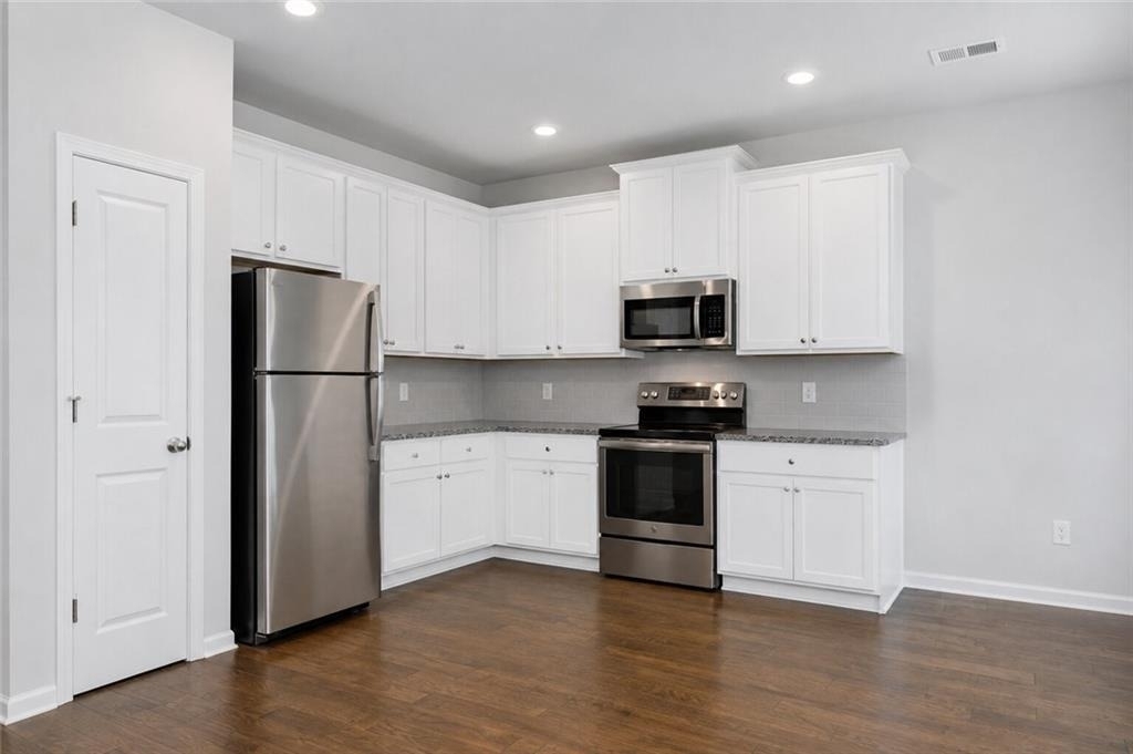 3370 Highbury Way - Photo 4