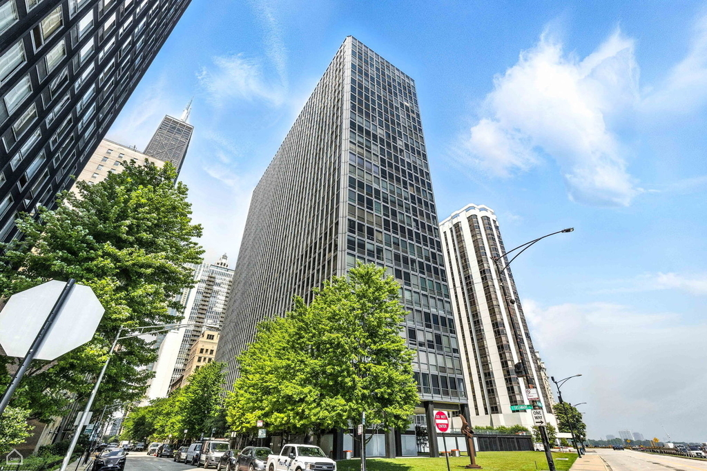 900 N Lake Shore Drive - Photo 0