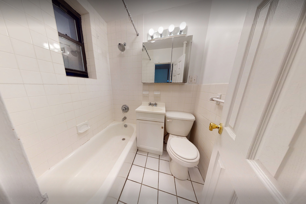 330 East 93rd Street - Photo 4