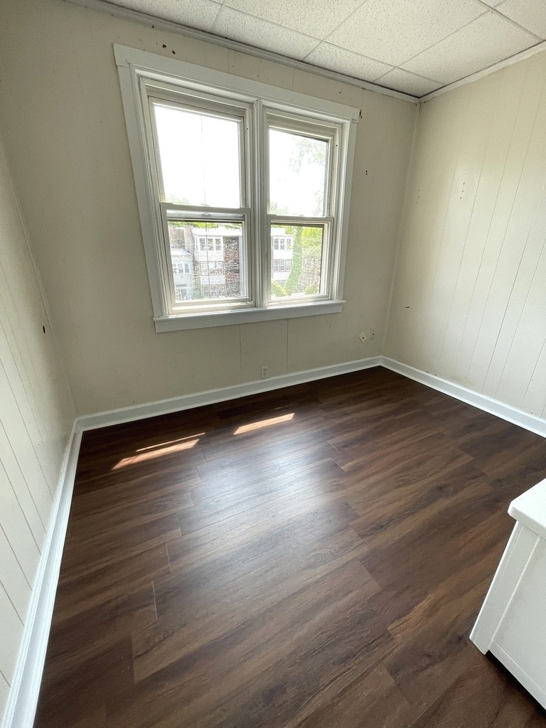 1445 W Thome Avenue - Photo 9