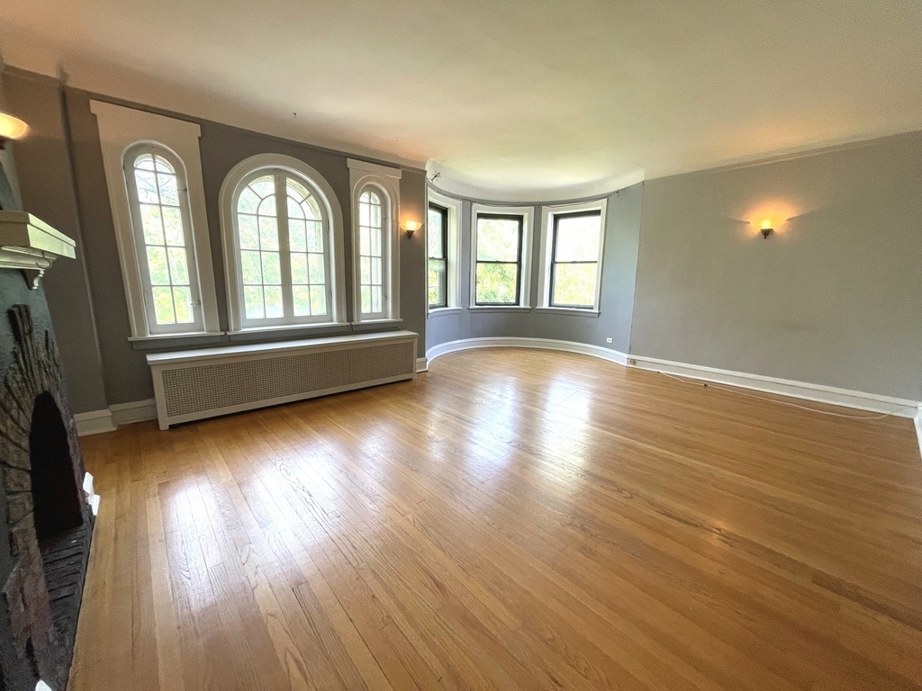 1445 W Thome Avenue - Photo 3
