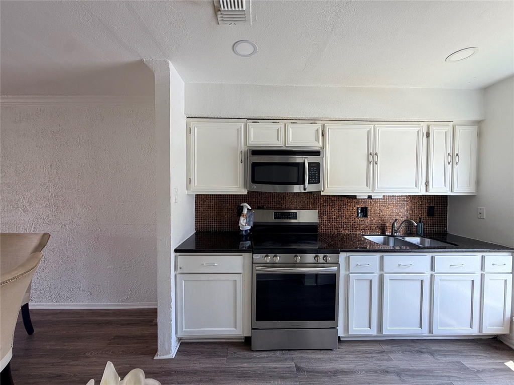 7700 Creekbend Drive - Photo 34