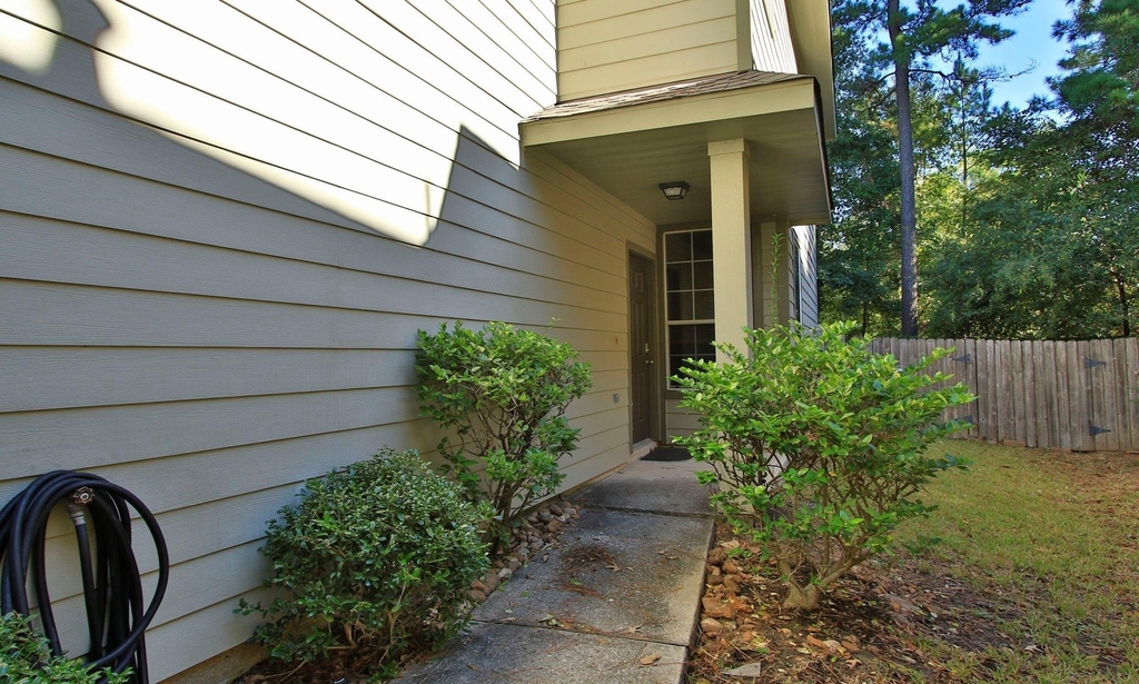 191 N Burberry Park Circle - Photo 2