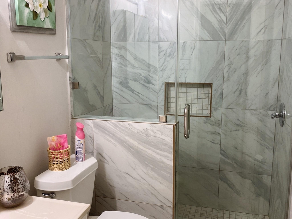 10022 Bell Towne Drive - Photo 4
