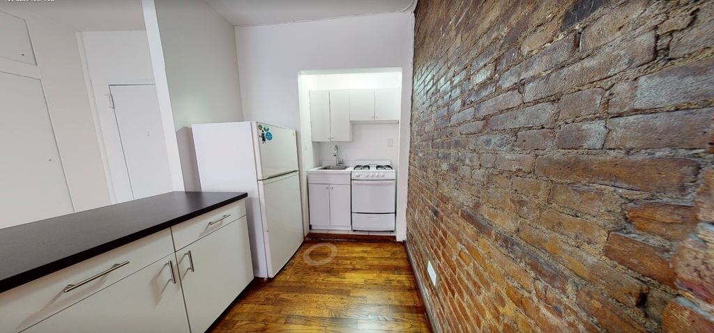 150 East 46th Street - Photo 3