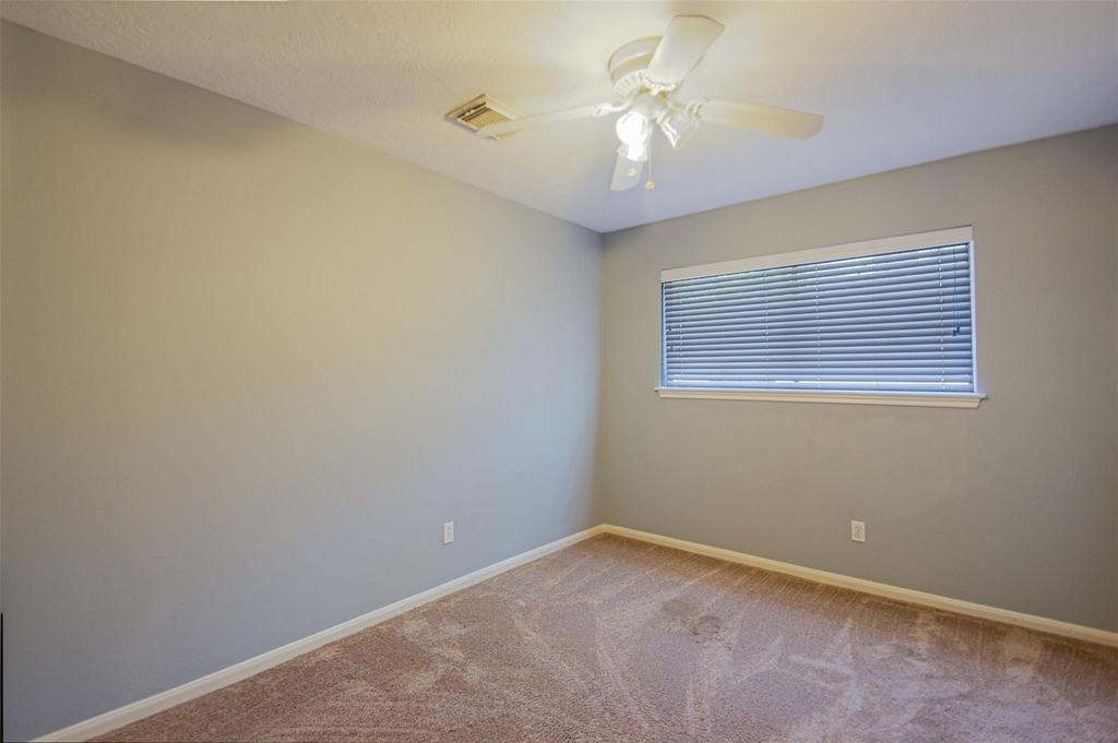 9710 Springmont - Photo 8