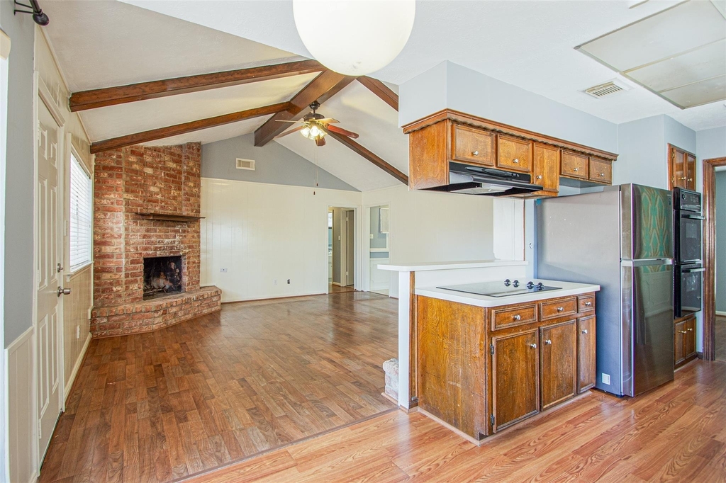 9710 Springmont - Photo 2