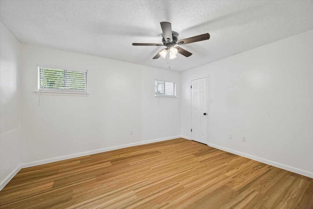 1600 Hazelwood - Photo 10