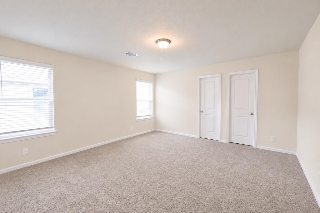 11012 32nd Avenue N - Photo 28