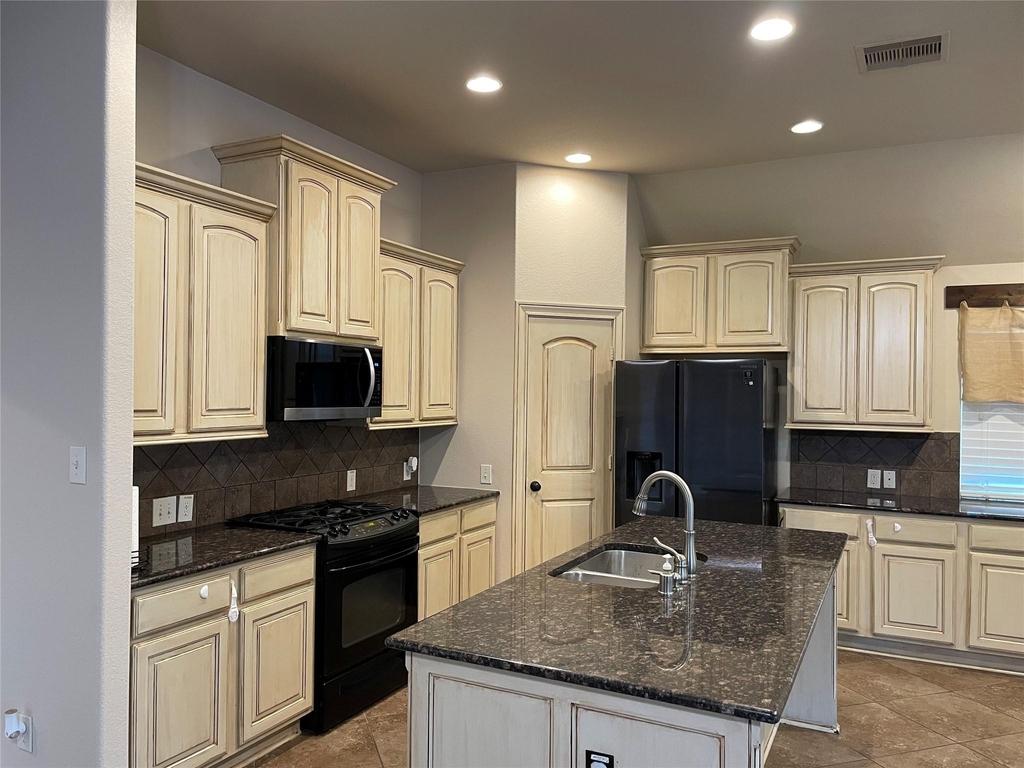 2801 Field Hollow Drive - Photo 9