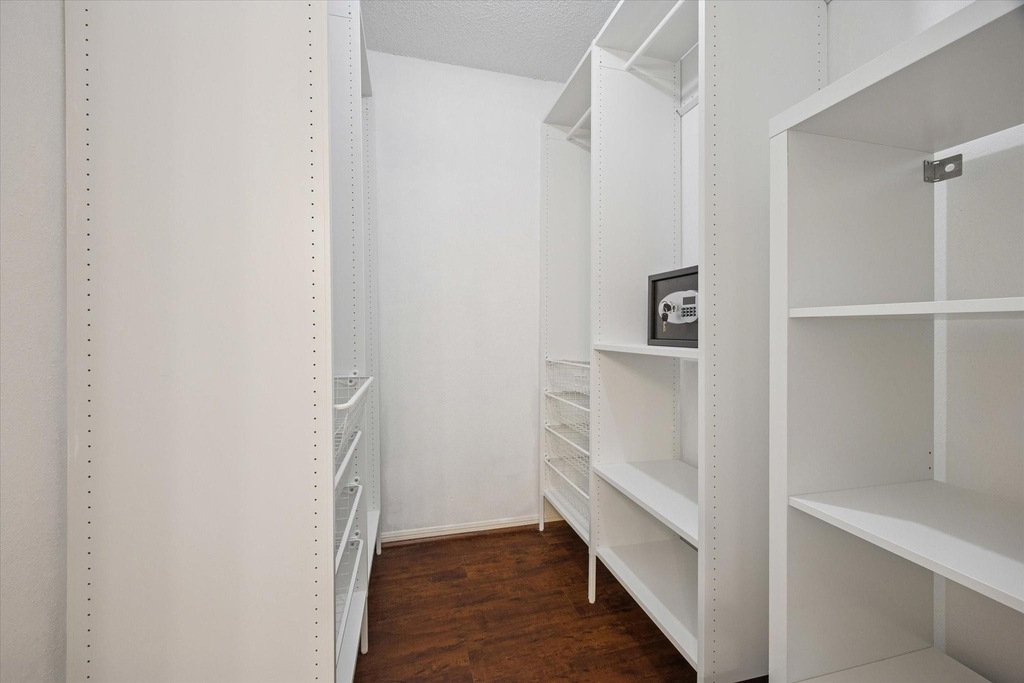 2120 El Paseo Street - Photo 6