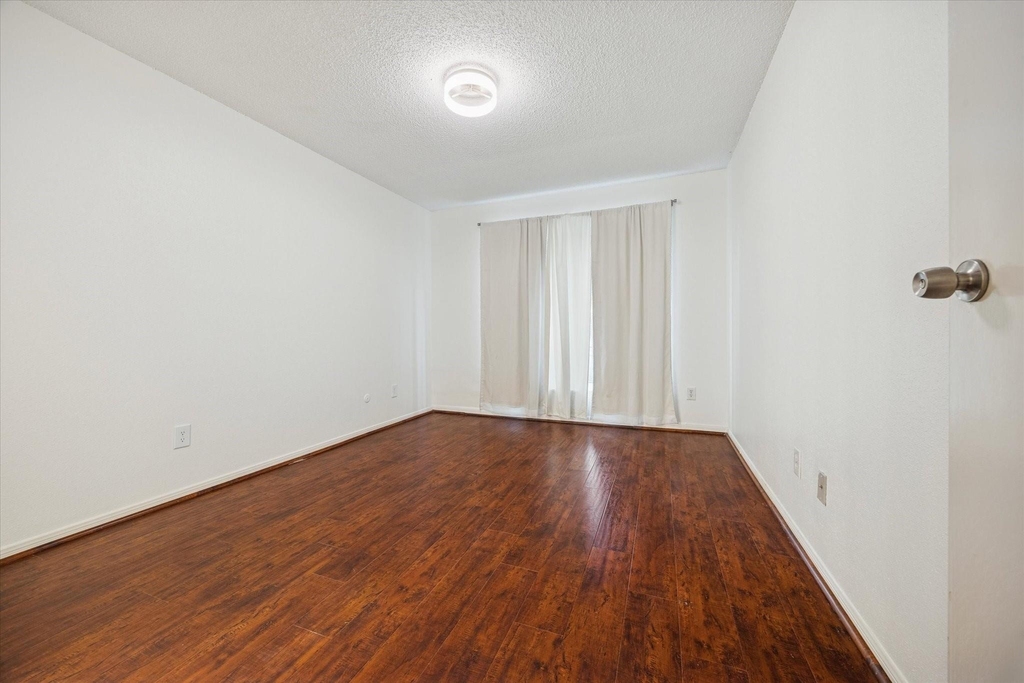 2120 El Paseo Street - Photo 4