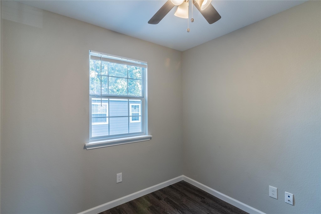 3102 Wentworth Street - Photo 9