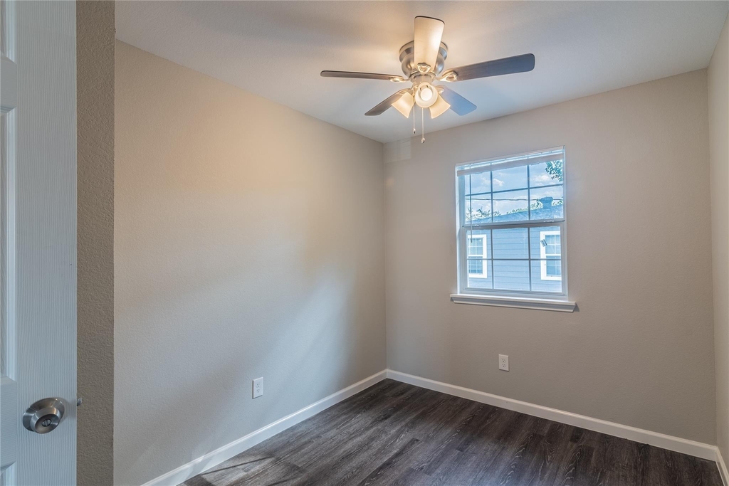 3102 Wentworth Street - Photo 7
