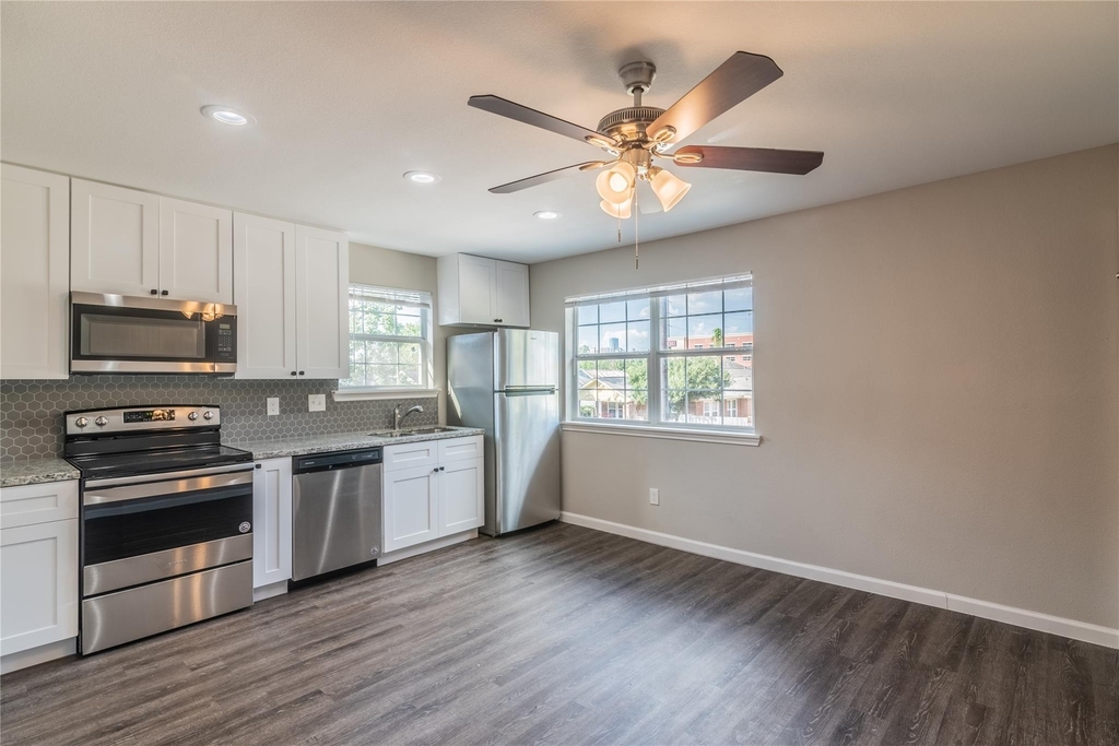 3102 Wentworth Street - Photo 5