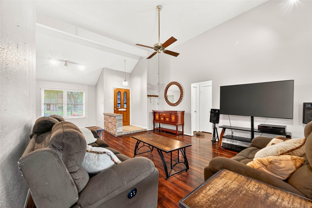 15343 Meadow Village Drive - Photo 4