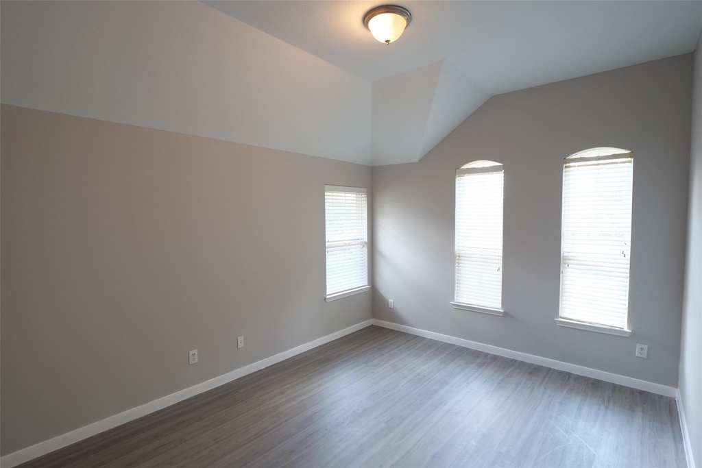 6119 Lakenshire Falls Lane - Photo 26