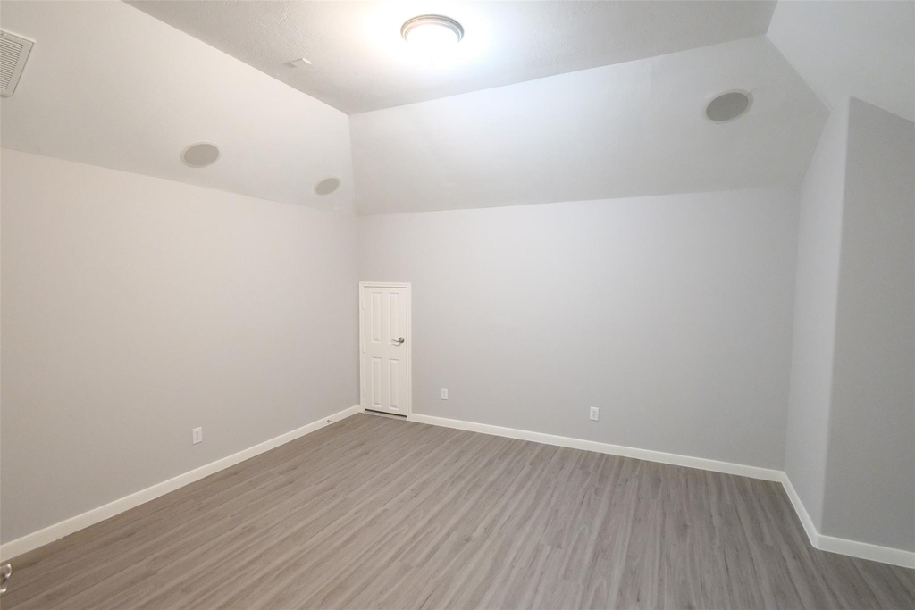 6119 Lakenshire Falls Lane - Photo 22