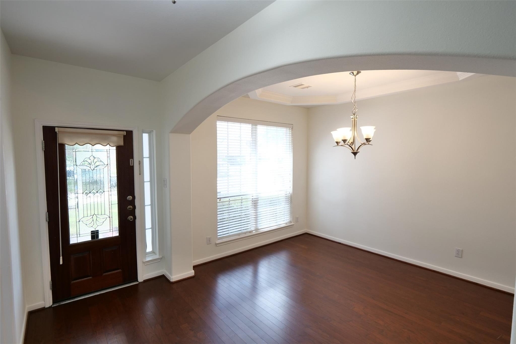 6119 Lakenshire Falls Lane - Photo 2