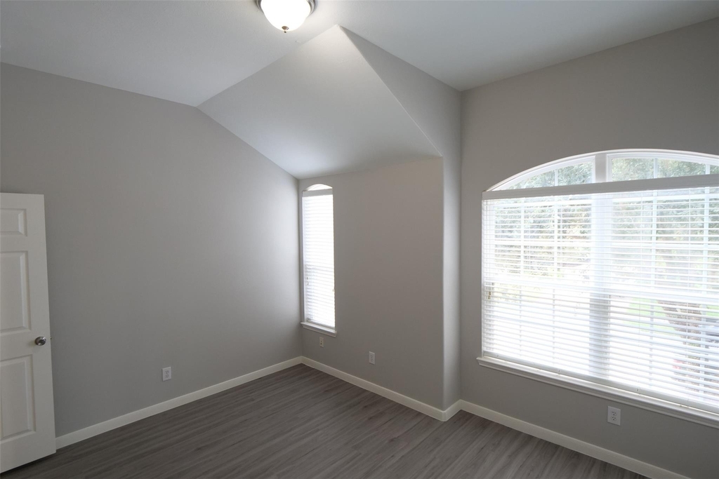 6119 Lakenshire Falls Lane - Photo 30