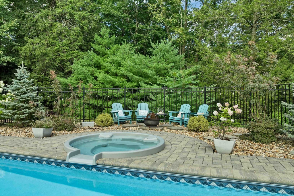 8 Hemlock - Photo 3