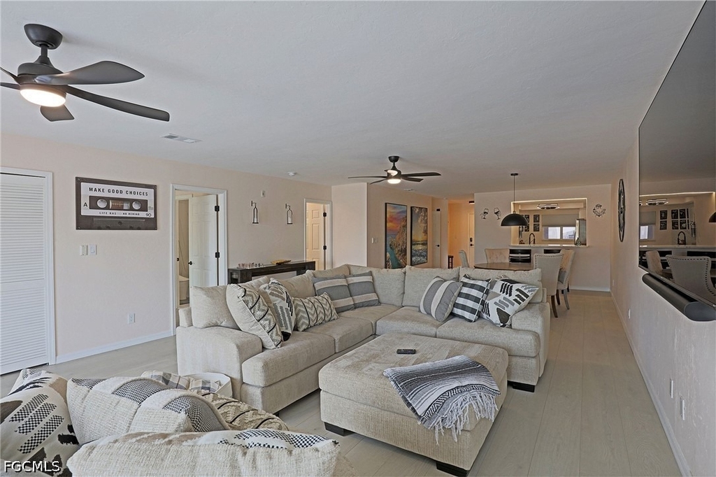 11921 Seabreeze Cove Lane - Photo 3