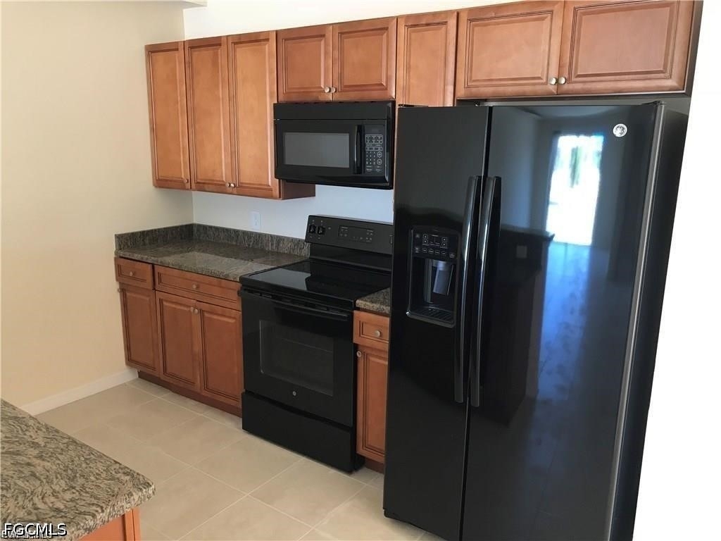 1020 Se 24th Avenue - Photo 2
