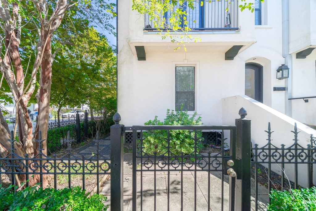 2426 Bevis Street - Photo 2