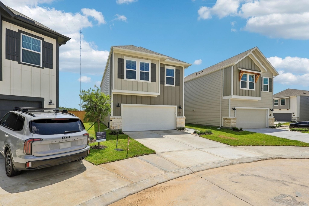 4215 Pine Springs Court - Photo 2