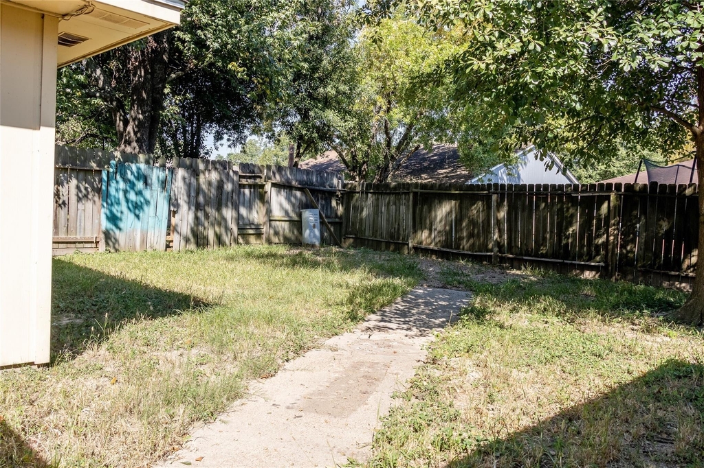 8215 Lone Bridge Lane - Photo 13