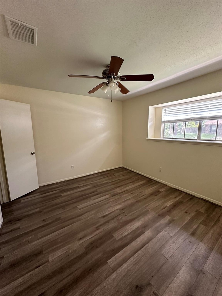 11702 Brighton Lane - Photo 8