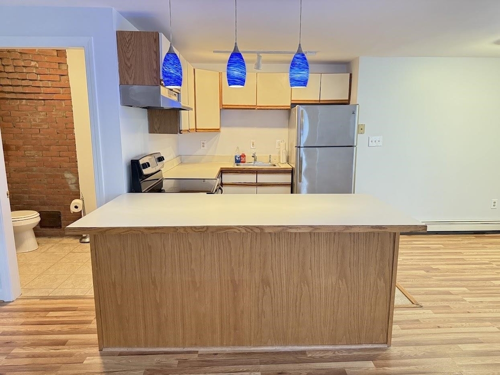 84 Warren - Photo 1