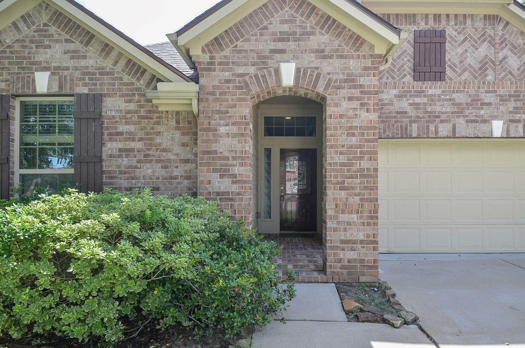 5205 Kendall Glen Court - Photo 2