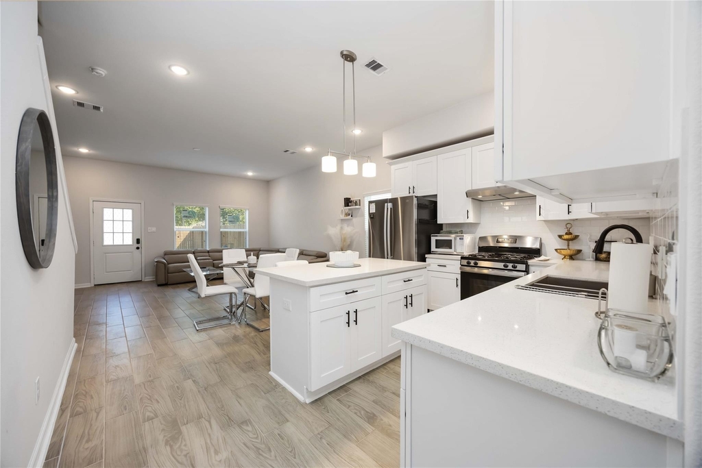 5111 Firnat Street - Photo 4