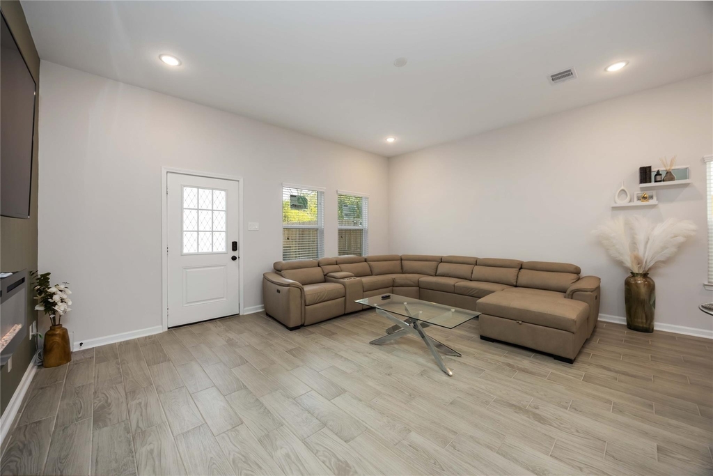 5111 Firnat Street - Photo 10