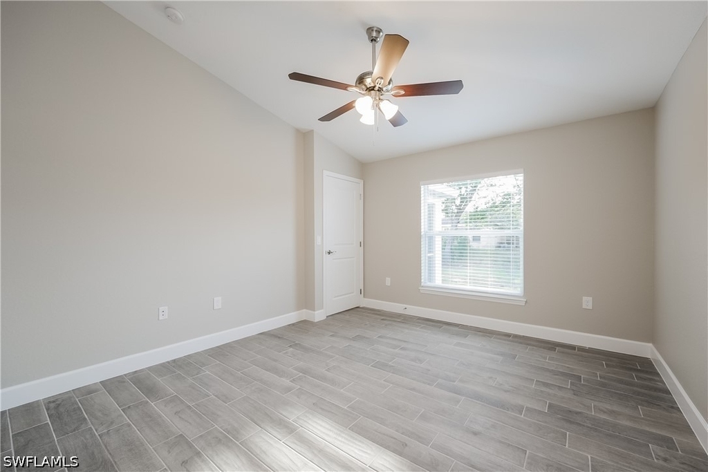 919 Rita Avenue N - Photo 13