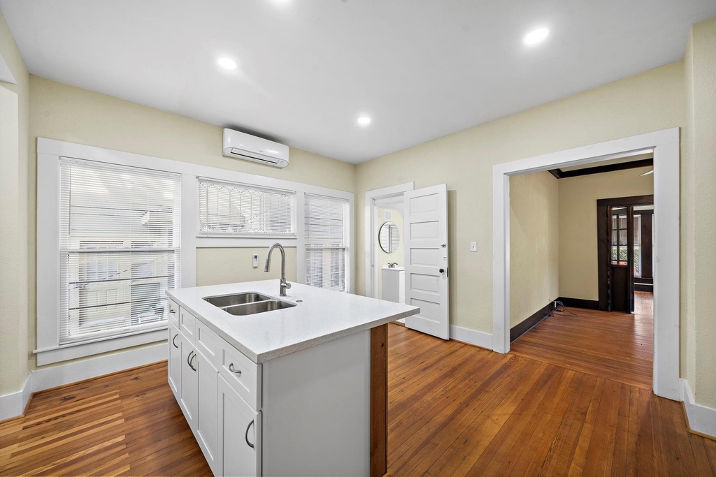 811 Sul Ross Street - Photo 1