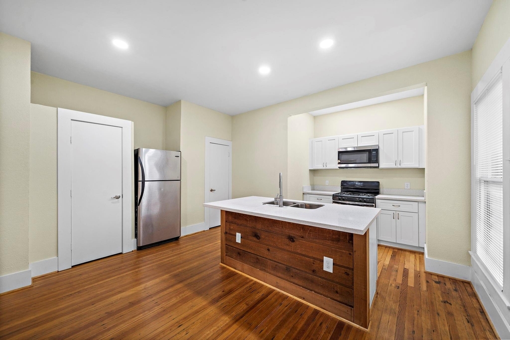 811 Sul Ross Street - Photo 0